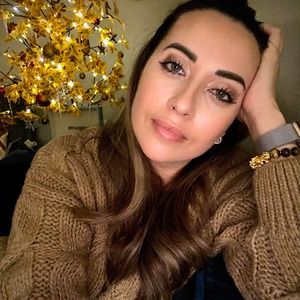 Meet your Posher, Tugba